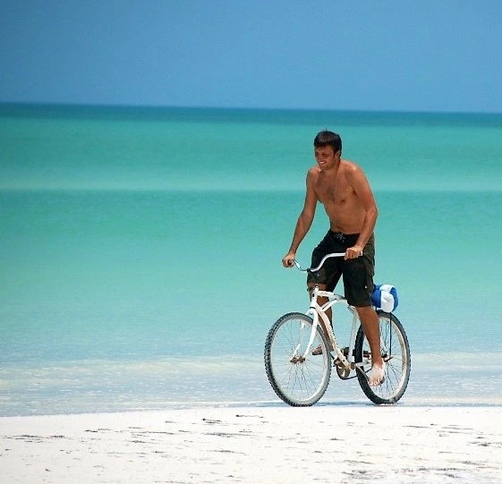 Recorrer La Isla En Bicicleta Holbox Quintana Roo Zonaturistica