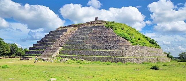 Zona Arqueológica de Izamal, Izamal