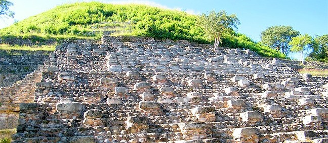 Zona Arqueológica de Izamal, Izamal