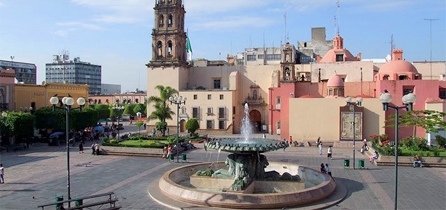 Plaza de los Fundadores , León