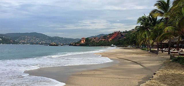 La Ropa Beach, one of the best things to do in Ixtapa / Zihuatanejo,  Guerrero | Experts in Mexico