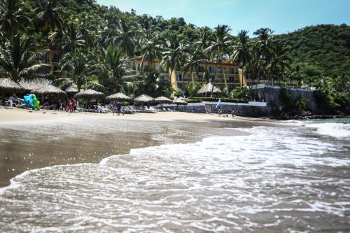 La Quinta Gran Bahía Cuastecomates, Cuastecomates