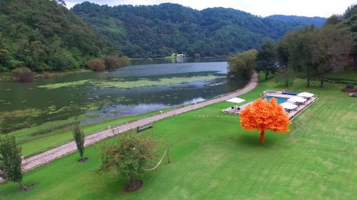 Sierra Lago, Laguna de Juanacatlán