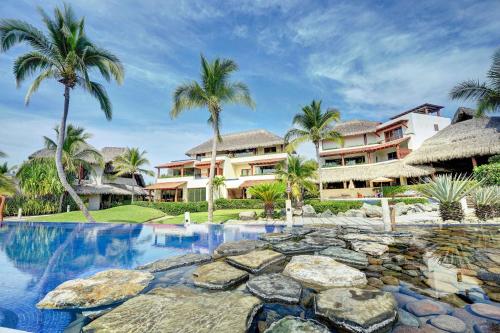 Las Palmas Luxury Villas, Barra de Potosí