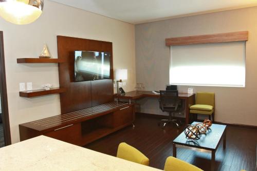 Holiday Inn Express and Suites, Mexicali