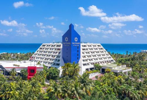 The Pyramid at Grand Oasis, Cancún