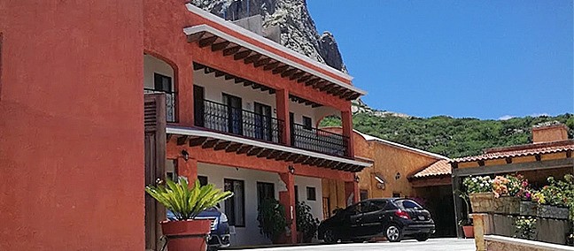 Casa Cabrera, Bernal