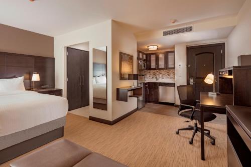 Staybridge Suites Silao, Silao