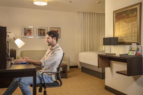 Staybridge Suites Silao, Silao