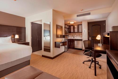 Staybridge Suites Silao, Silao