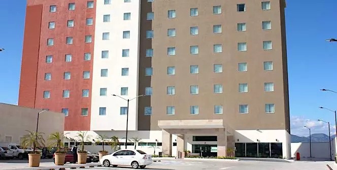 Holiday Inn Express and Suites Aeropuerto Terminal, Silao