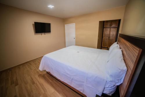 California Comfort & Suites, Los Algodones