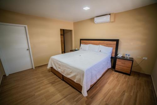 California Comfort & Suites, Los Algodones