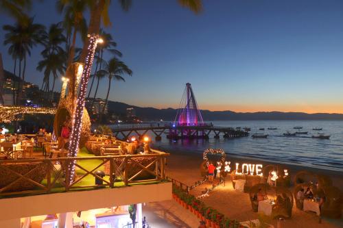 Playa Los Arcos, Puerto Vallarta