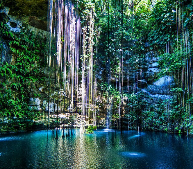 Cenote Dos Ojos, Mexico
